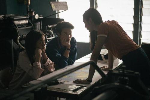 国产电影老师作弊视频播放,视频播放引发社会热议