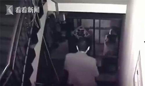 国产偷窥摄视频,揭秘国产偷窥摄视频的黑暗面